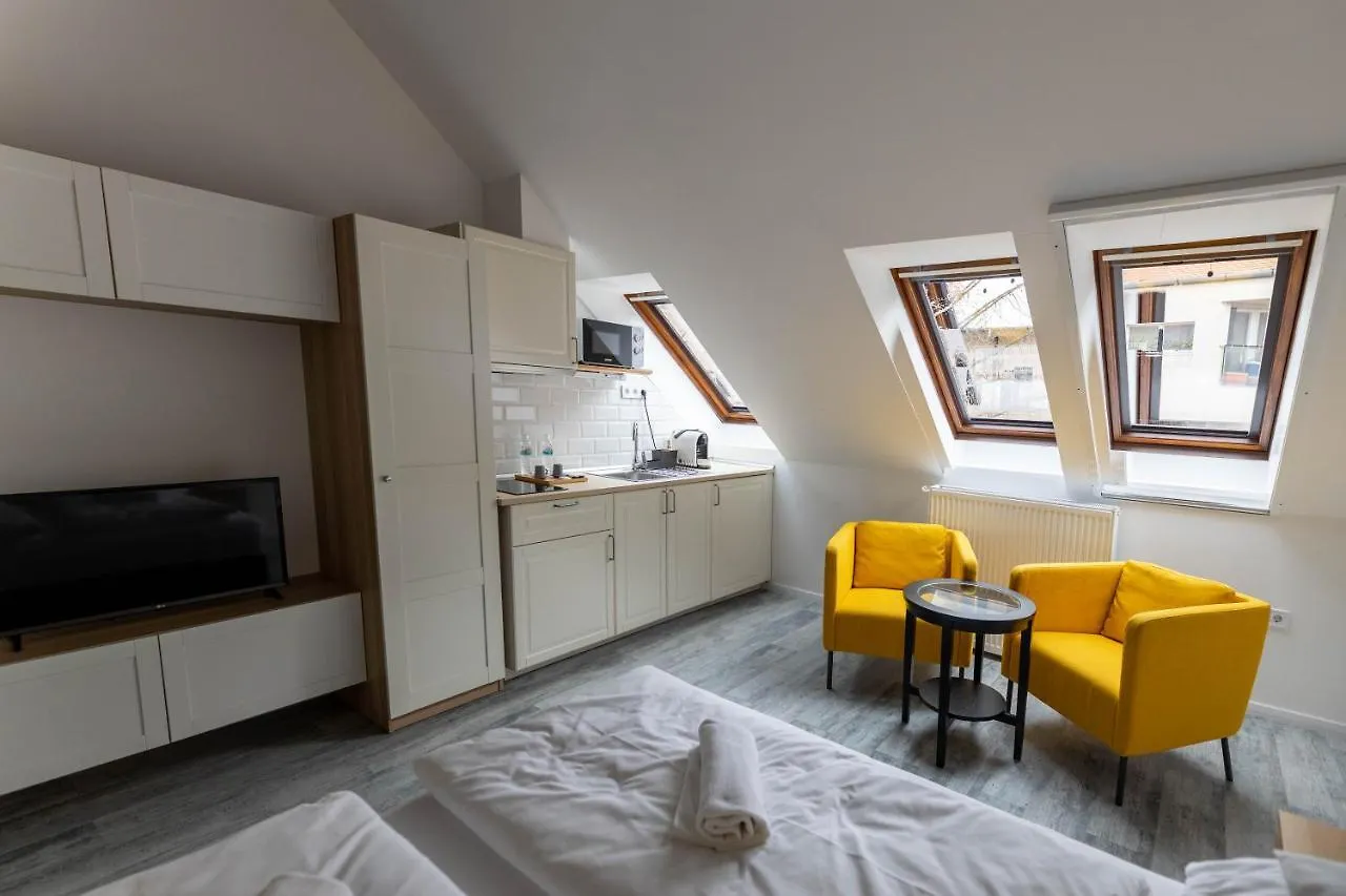 Roomstore Studio Apartments Eger