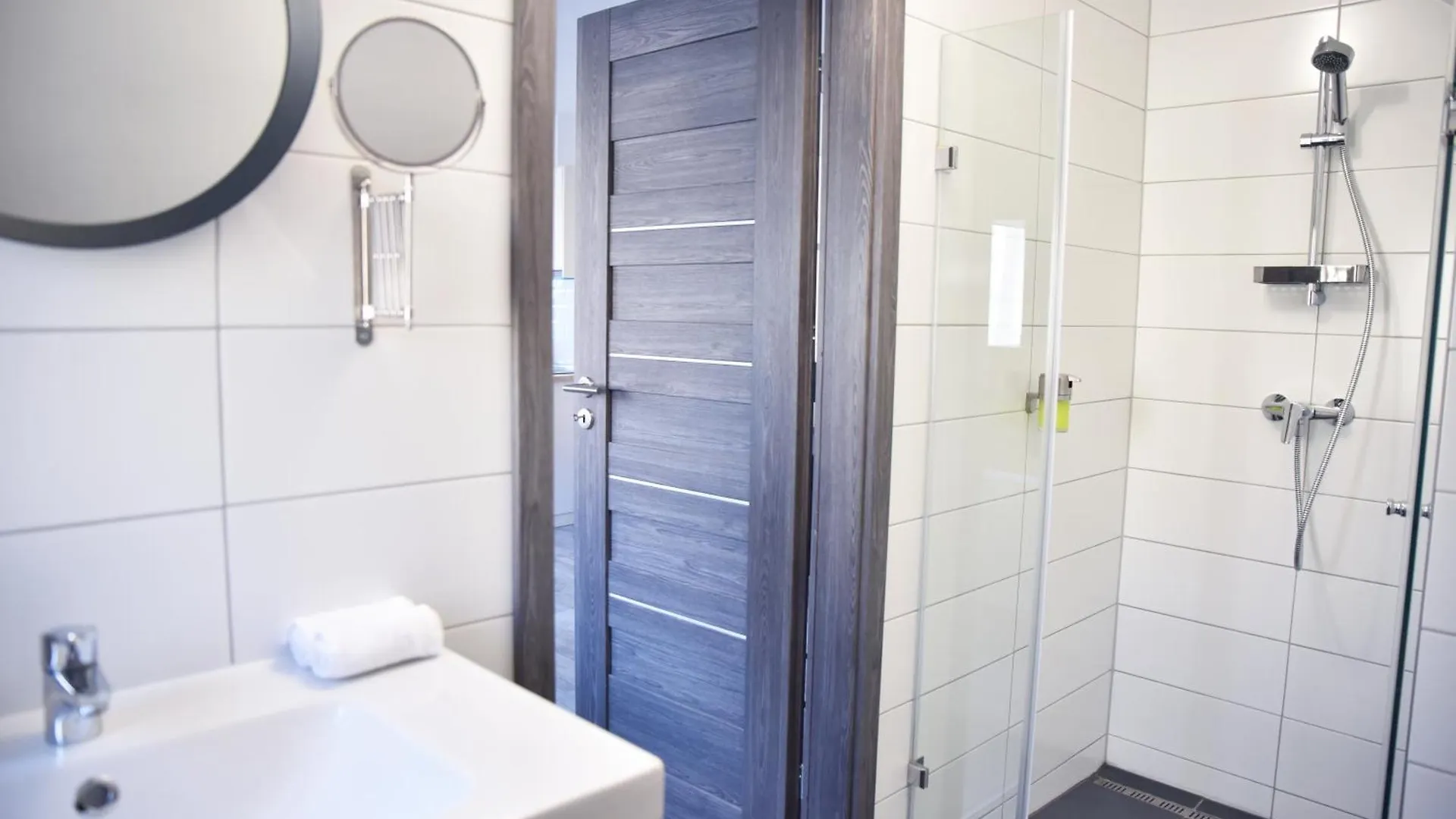 Lägenhetshotell Roomstore Studio Apartments Eger